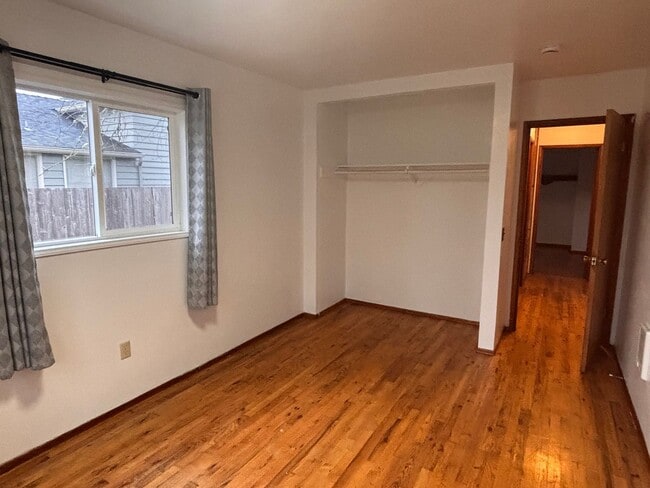 Building Photo - South Corvallis 2 Bedroom Home with Fenced Yard!