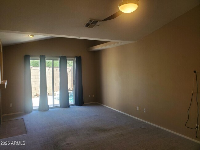 Building Photo - 12059 N 110th St