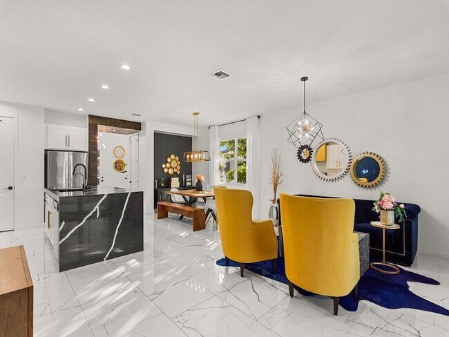 Building Photo - 11828 SW Lyra Dr.