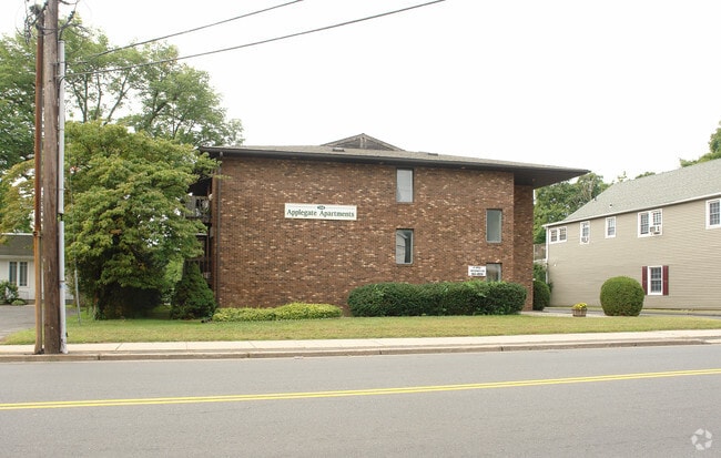 Building Photo - Applegate Apartments