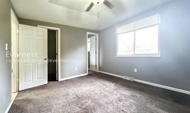 Building Photo - 309 SW Richwood Ln