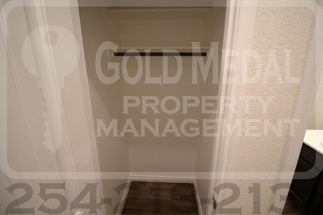 Building Photo - 5103-5105 Red Rose Crossing