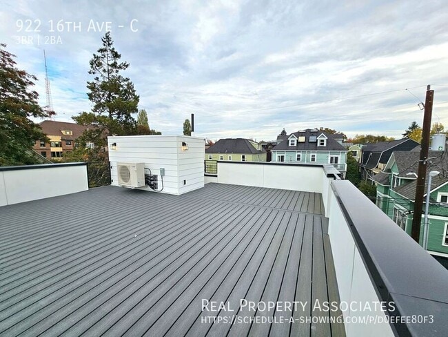 Building Photo - 922 16th Ave
