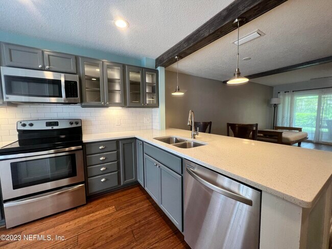 Primary Photo - 108 Cranes Lake Dr