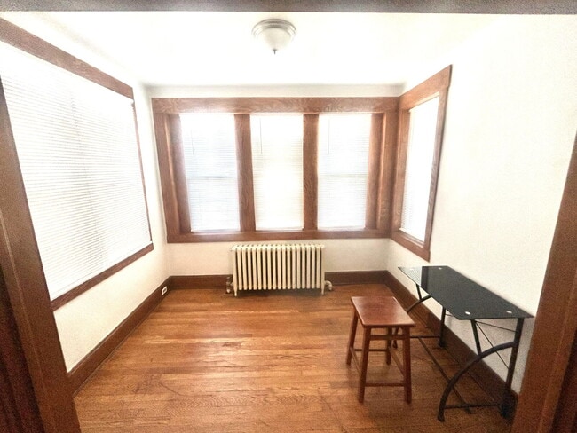 Building Photo - 631 Coleman Ave