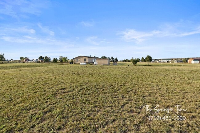 Building Photo - MODERN UPGRADES AND RURAL LIVING IN PEYTON - Security Deposit Waiver Available