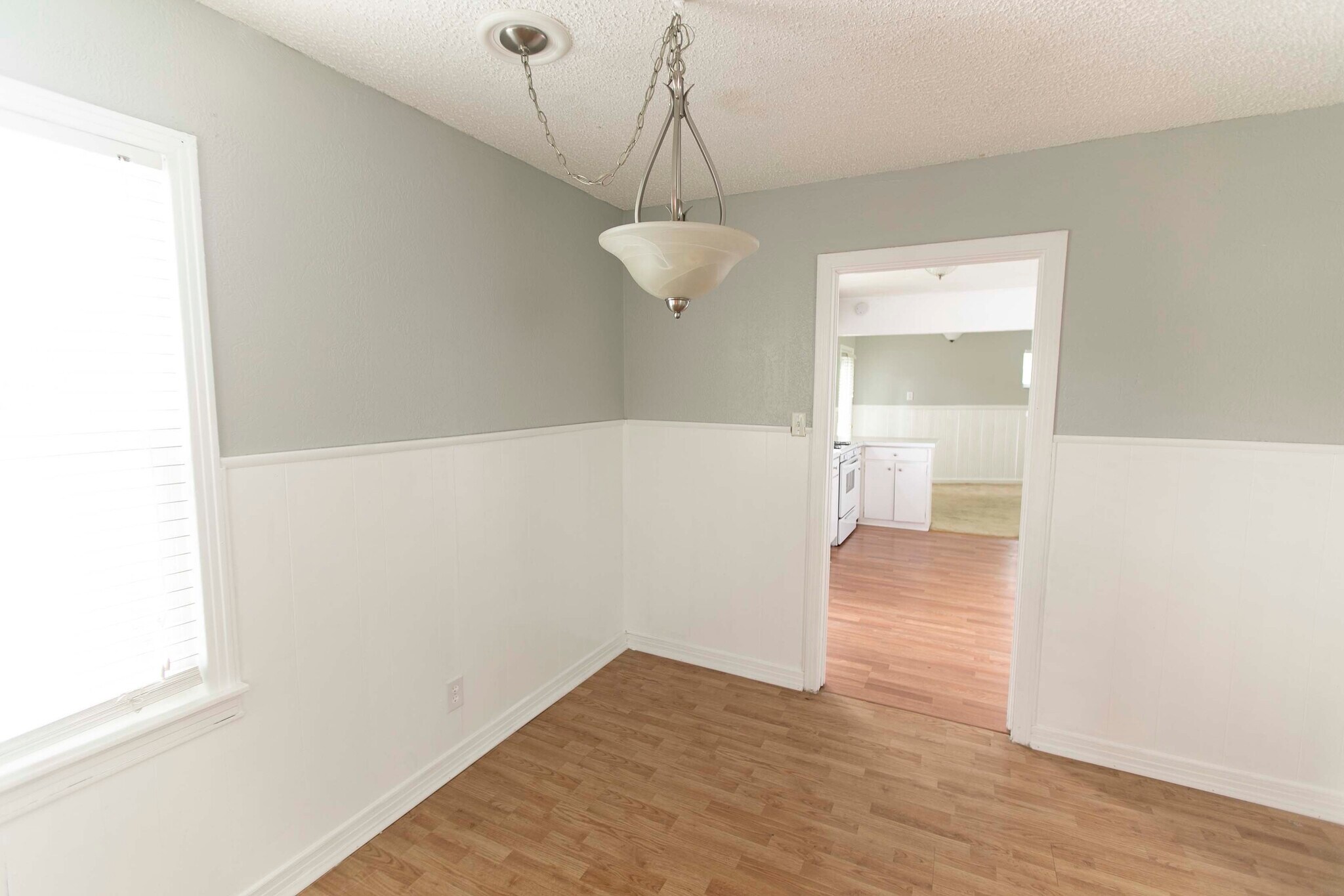 Dining area 2 - 7459 Mohawk Ave