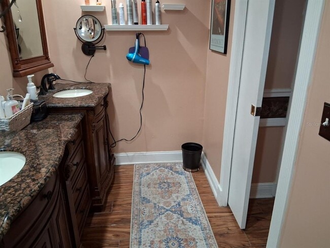 Building Photo - 12213 Saddle Strap Row