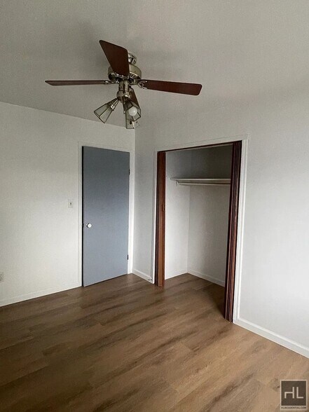 Building Photo - 22 AVENUE