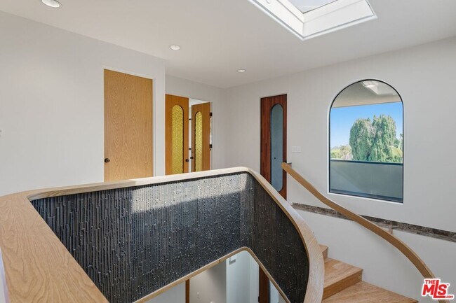Building Photo - 2408 Venus Dr