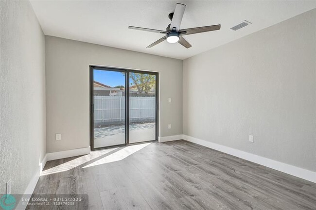 Building Photo - 2614 W 65th St