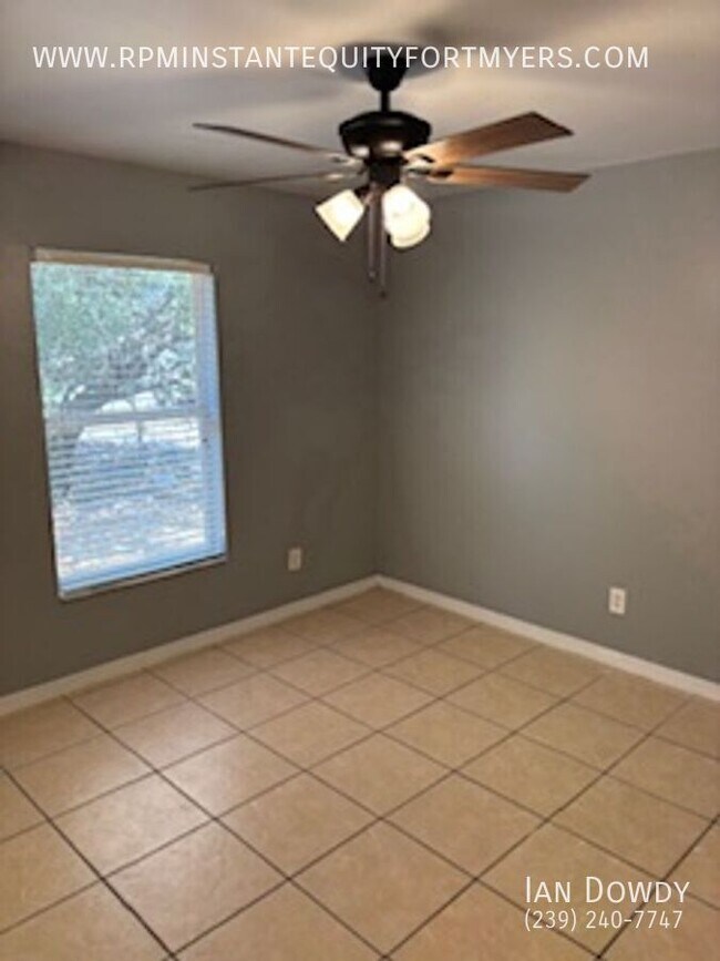 Building Photo - 2531 Sunniland Blvd