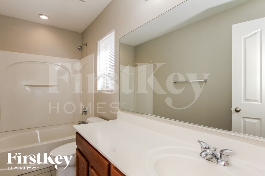 Building Photo - 11631 W Duran Ave