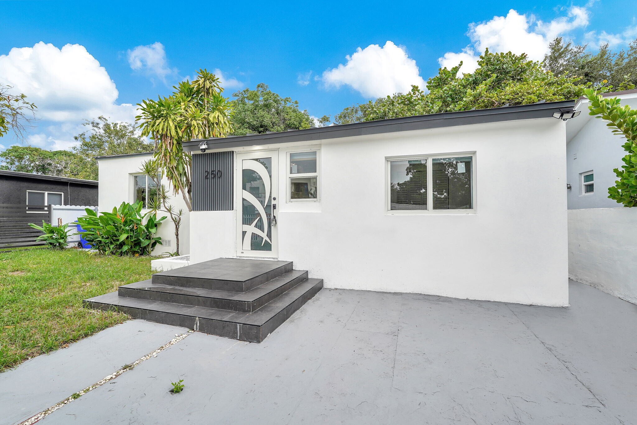 Building Photo - 250 NW 45th St