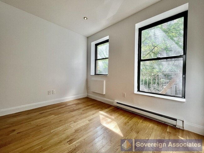 Building Photo - 109 W 105th St