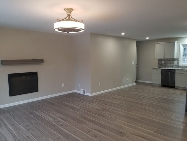 Primary Photo - Gorgeous, Fully Upgraded/Renovated from to...
