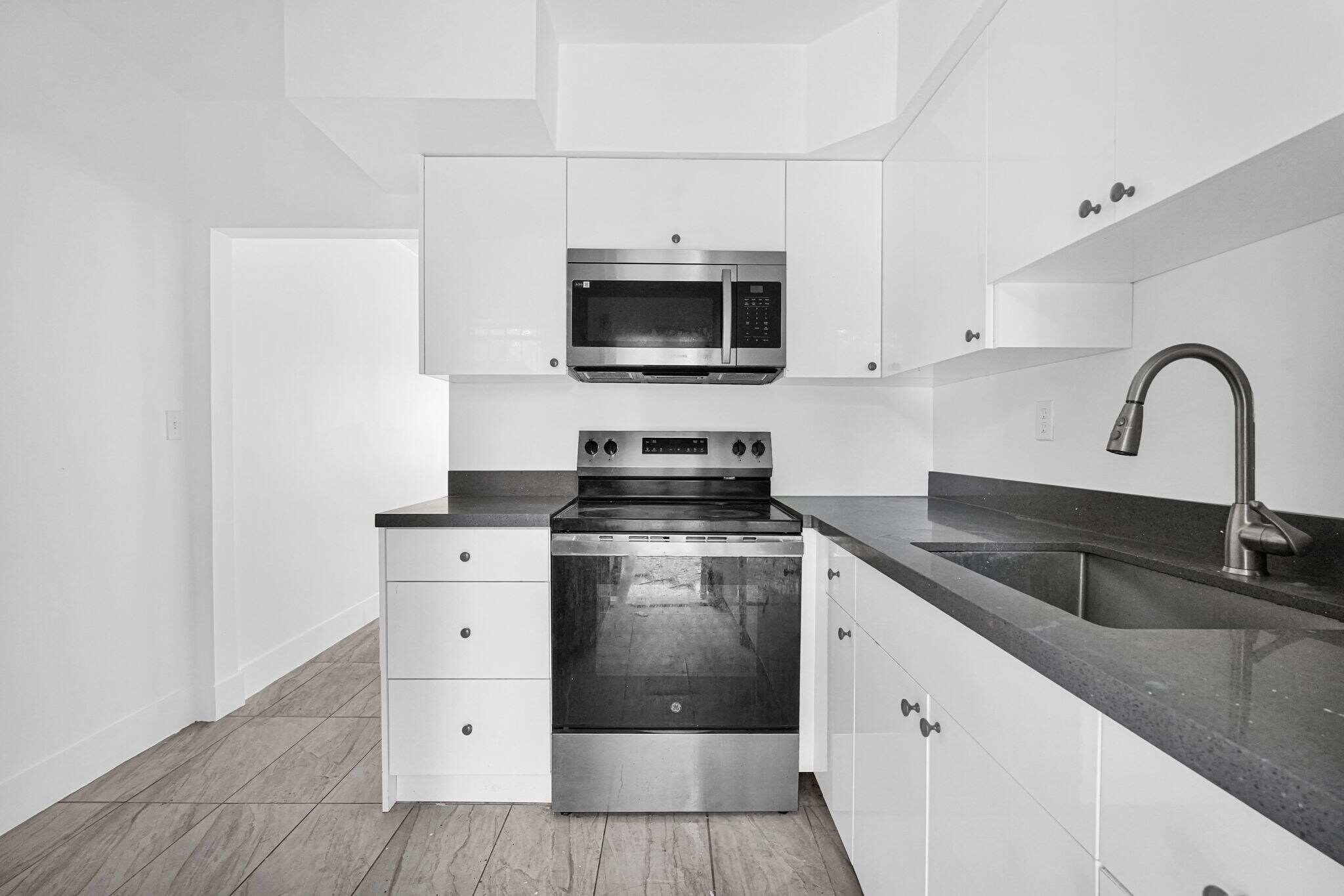 Building Photo - 14600 NE 14th Ave