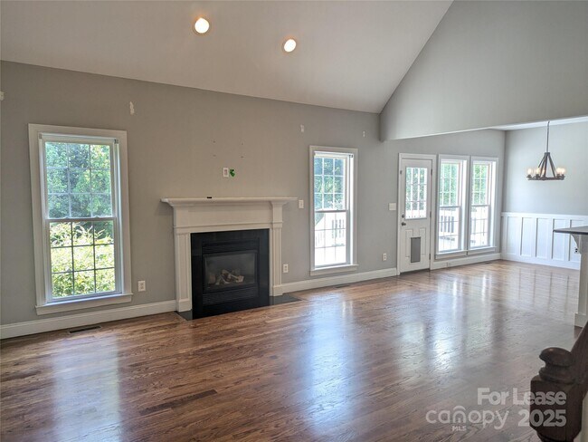 Building Photo - 175 Turnberry Ln