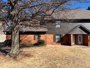 Building Photo - 2 Masters - Lawn Care Provided  - 3 bds/3 baths
