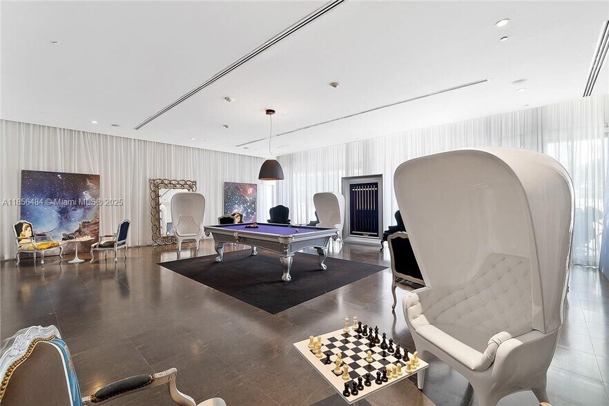 Building Photo - 475 Brickell Ave