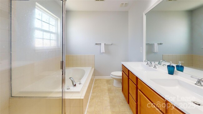 Building Photo - 10848 Tailwater St