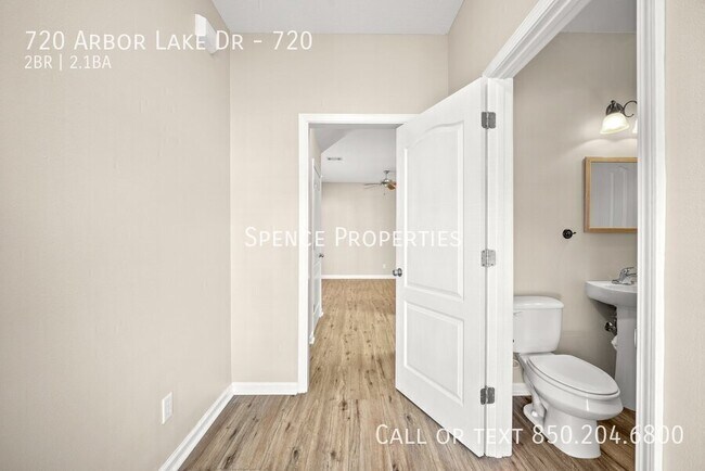 Building Photo - 720 Arbor Lake Dr