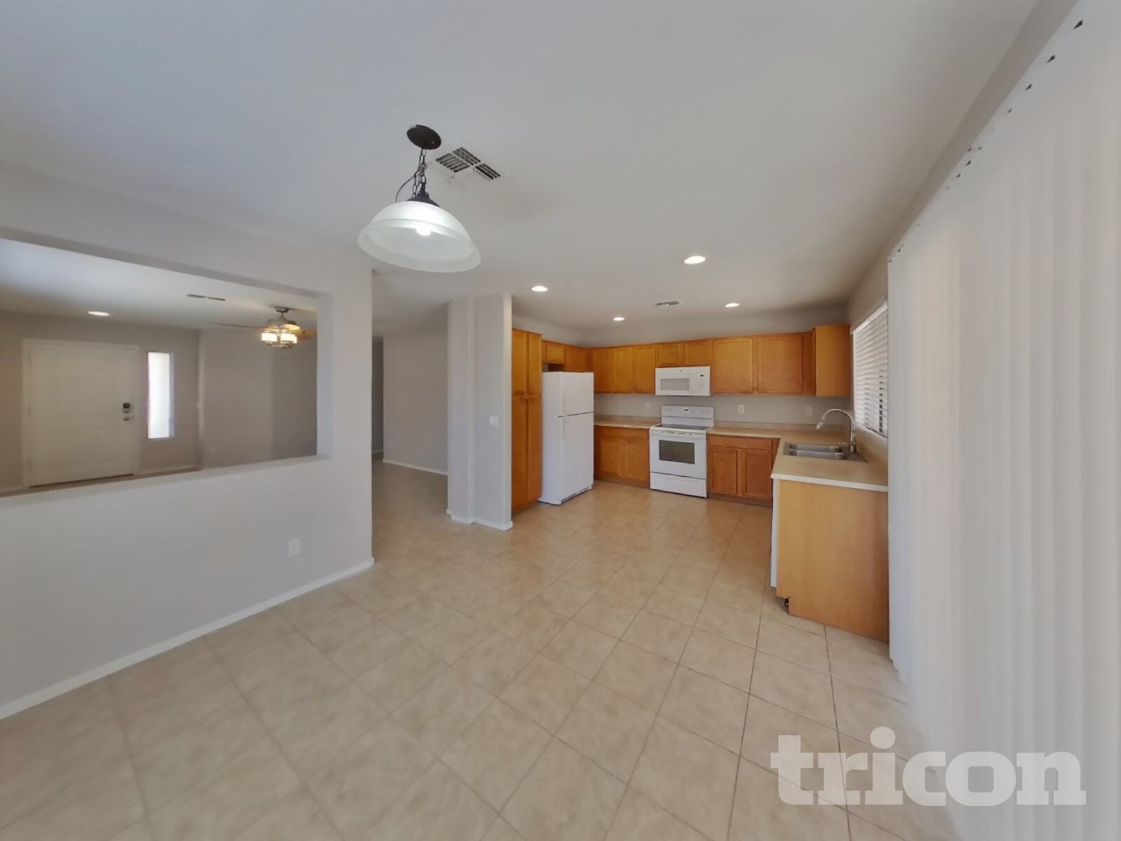 Building Photo - 2013 W Allens Peak Dr