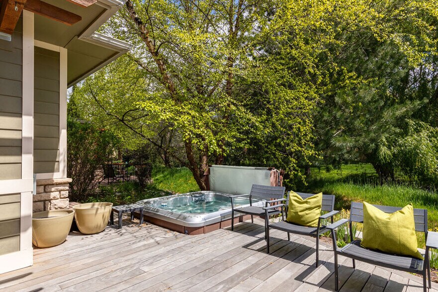 Building Photo - 3060 S Rookery Ln