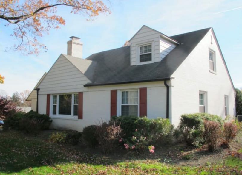 Building Photo - 106 E Brookhaven Rd