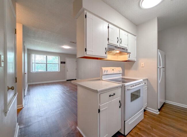Building Photo - 5524 Sullivan Rd