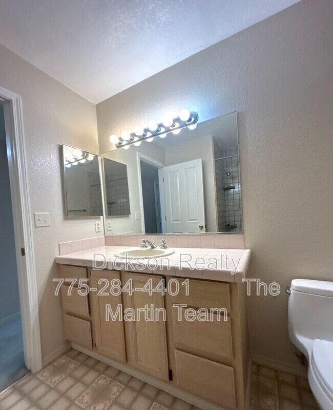 Building Photo - 3245 Marthiam Ave