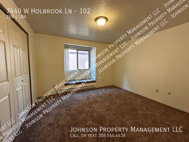 Building Photo - 7440 W Holbrook Ln