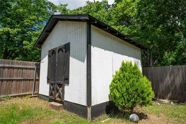 Building Photo - 1209 E Lovers Ln