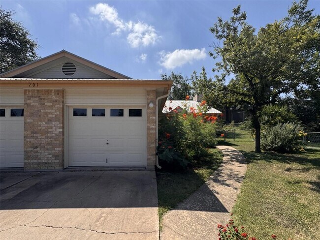 Building Photo - 701 Gamez Cove
