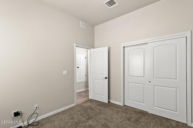 Building Photo - 3648 Grand Bahamas Dr