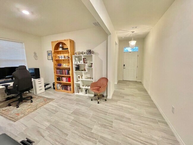 Building Photo - Sanford - 2 Bedroom, 2 Bathroom - $2,495.00