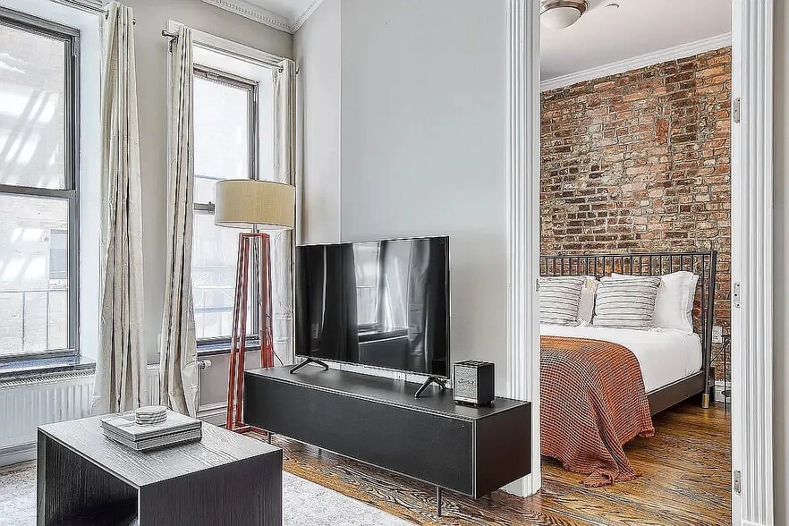 Building Photo - 248 Mott St