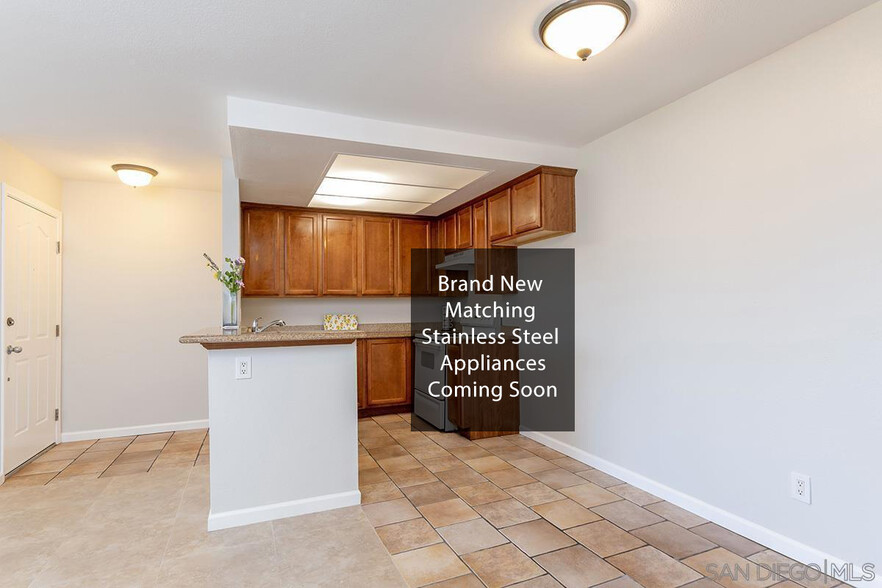 Building Photo - 432 Edgehill Ln