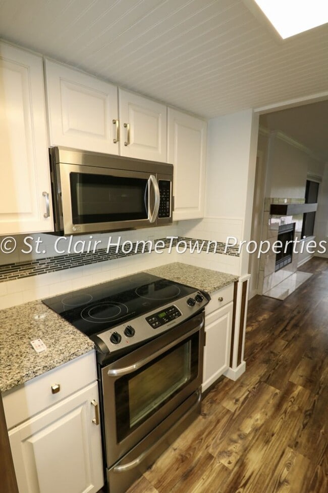 Building Photo - Waterfront Condo