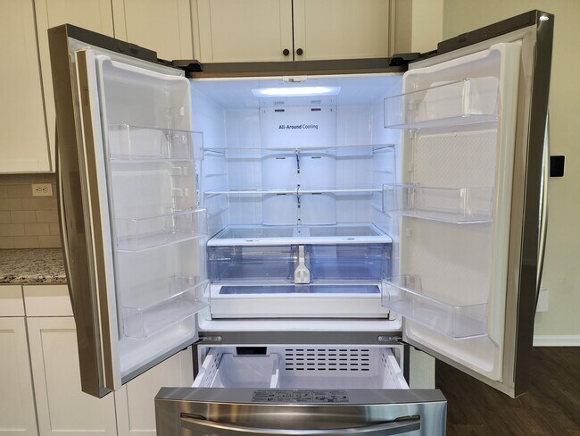 Building Photo - 285 Holly Forest Dr