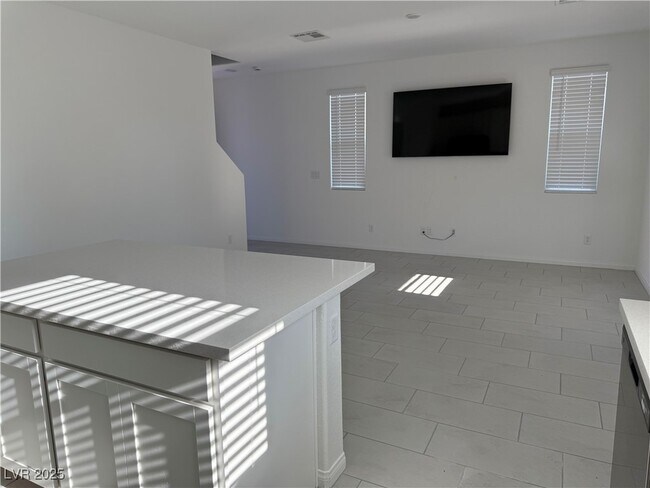 Building Photo - 10233 S Ullom Dr