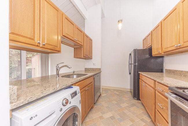 Building Photo - 2407 Packard St