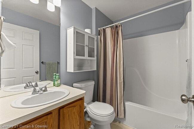 Building Photo - 7164 Richmond Dr