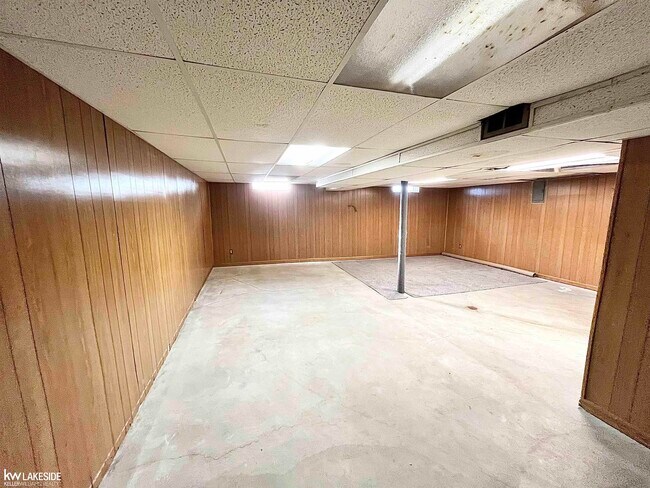 Building Photo - 31287 Mc Namee St