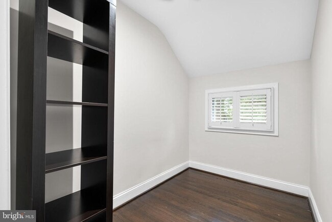 Building Photo - 535 N George Mason Dr