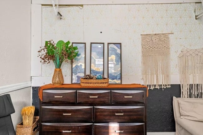 Building Photo - 2715 Lee St