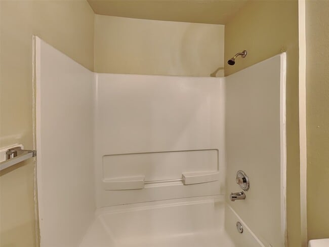 Building Photo - 11010 Heather Bluff Ln