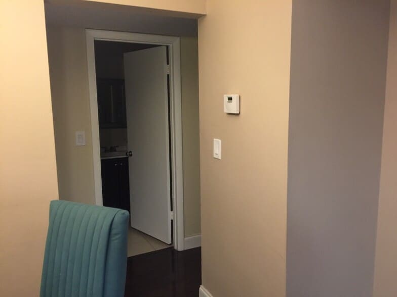 Building Photo - 450 NW 20th St