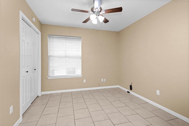 Building Photo - 9019 Driftstone Dr