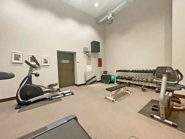 Building Photo - Spacious, Loft in Union Depot with Awesome...